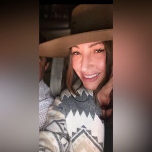 Meet your Posher, Jenn